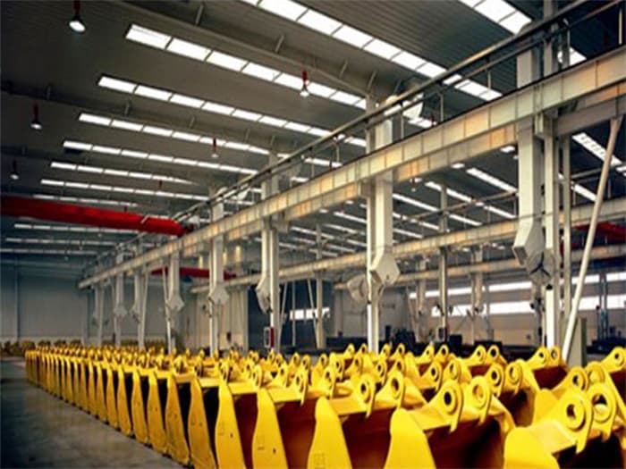 满洲里徐工集团挖掘机装配车间